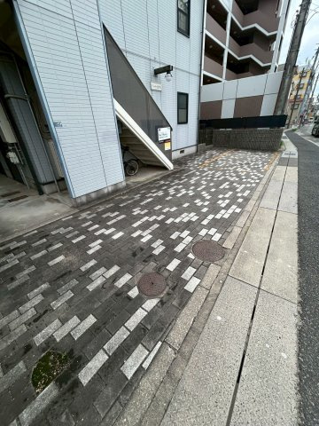 ドミールほづみの駐車場