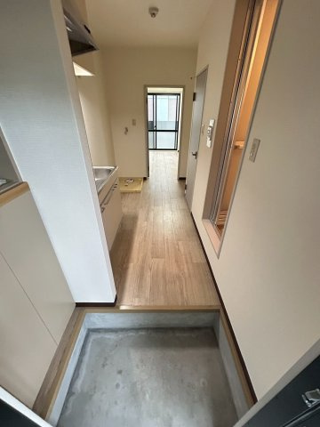 ドミールほづみの玄関