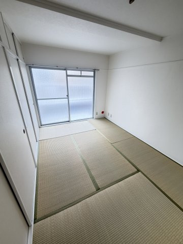 サンハイツ元町の和室