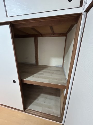 東難波町アパートの収納