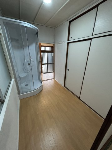 東難波町アパートの居間・リビング