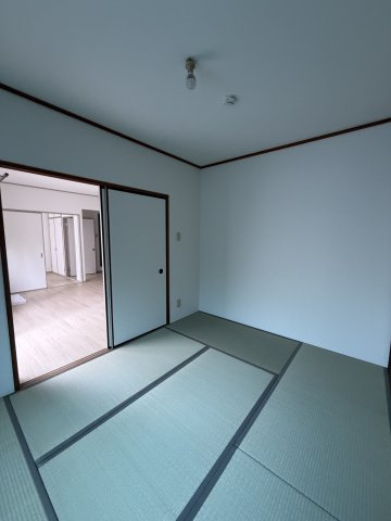 セレナ潮見台の和室