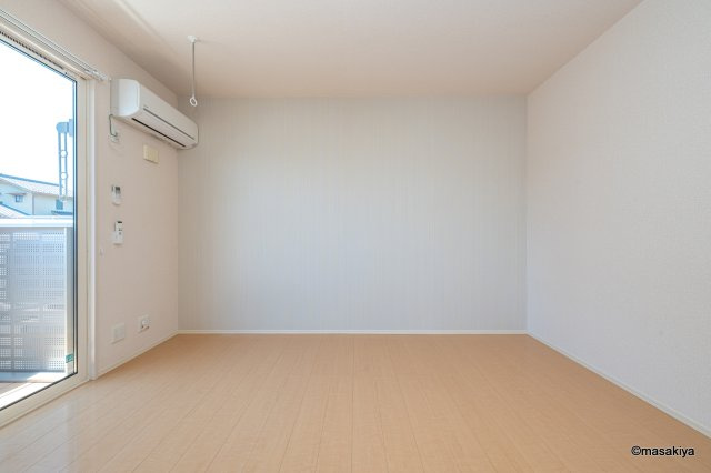 ハピネス高田の居間・リビング