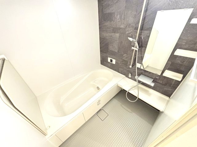 グロリアハイツはびきのB棟の浴室