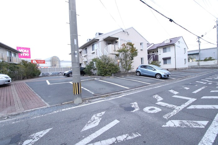 グランディール行橋　C棟の駐車場