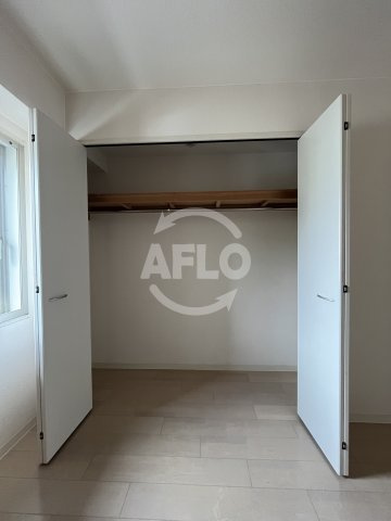 ルリーフ江坂の収納|クローゼット