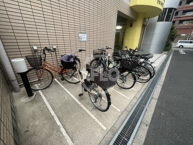 プリンスコート新高の内装|駐輪場