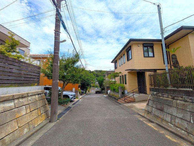 海まで徒歩15分！ 整形地　現況 更地の前面道路含む現地写真|前面道路