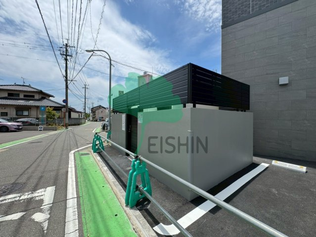 エンクレスト空港前