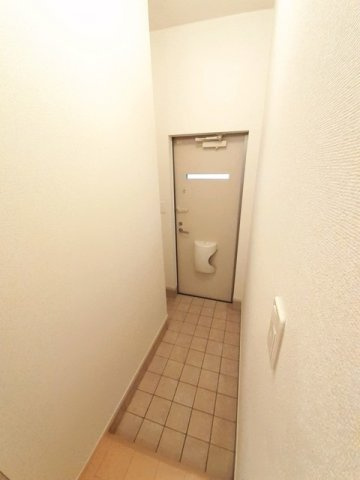 グランディール藤川の玄関