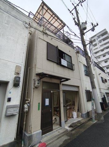 テラス　神戸市灘区水道筋の外観