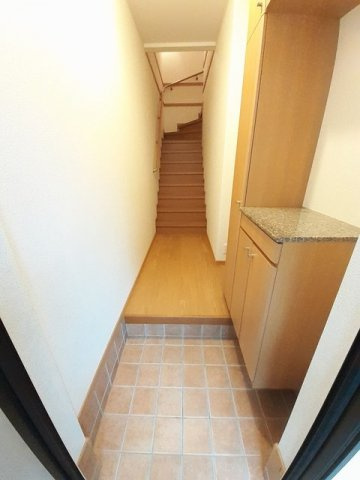 ソレイユⅡの玄関|収納もある玄関です
