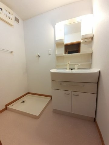 ソレイユⅡの洗面所|広い洗面スペース