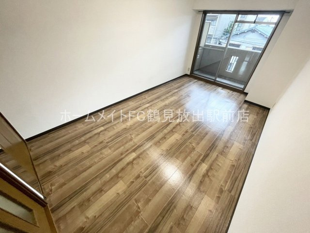 東大阪市高井田本通７丁目の賃貸マンションの洋室