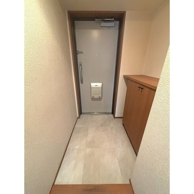 モアステージ新柏一番館の玄関|明るい玄関です