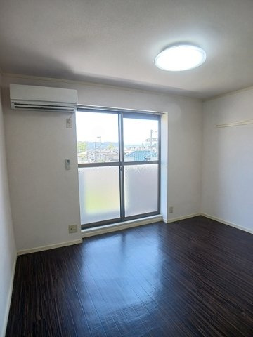 ベルクール末広の内装|明るい室内です