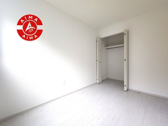 糟屋郡志免町吉原第4-1棟（1号棟）の内観：施工例|柔らかい陽光が差し込む明るいお部屋を演出する設計。彩光の取れる窓が気持ちの良いお部屋を創り上げます。