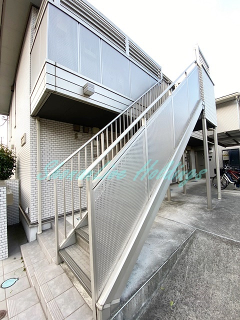 藤沢市善行２丁目のアパートのエントランス