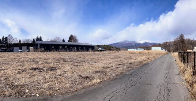 軽井沢町発地の前面道路含む現地写真|仕様のご確認やローンのご相談は＜Tel 026-477-7419＞まで♪