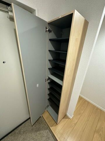 横浜市緑区青砥町のアパートの玄関