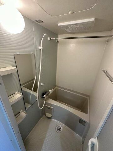 横浜市緑区青砥町のアパートの浴室
