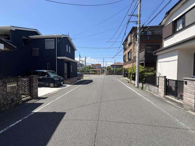 散田町5丁目　売地の前面道路含む現地写真