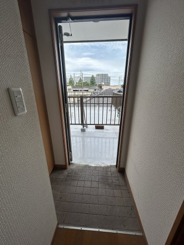 ショウジビルの玄関