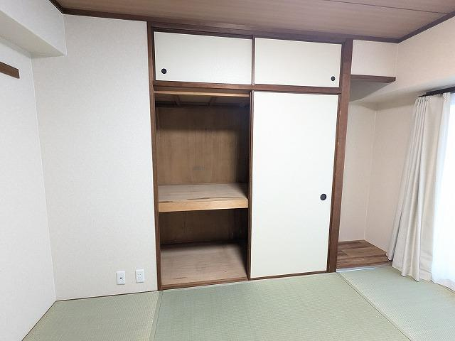 寝屋川サンハイツB棟の内装|和室の押入
■物件内覧・資金計画相談・住宅ローン相談、リフォーム相談、お問合せ受付中■
※当日・翌日のご内覧、ご相談はお電話でのお問合せがスムーズです！