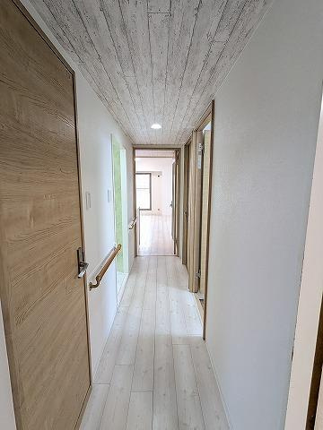 寝屋川サンハイツB棟の内装|玄関ホール
■物件内覧・資金計画相談・住宅ローン相談、リフォーム相談、お問合せ受付中■
※当日・翌日のご内覧、ご相談はお電話でのお問合せがスムーズです！