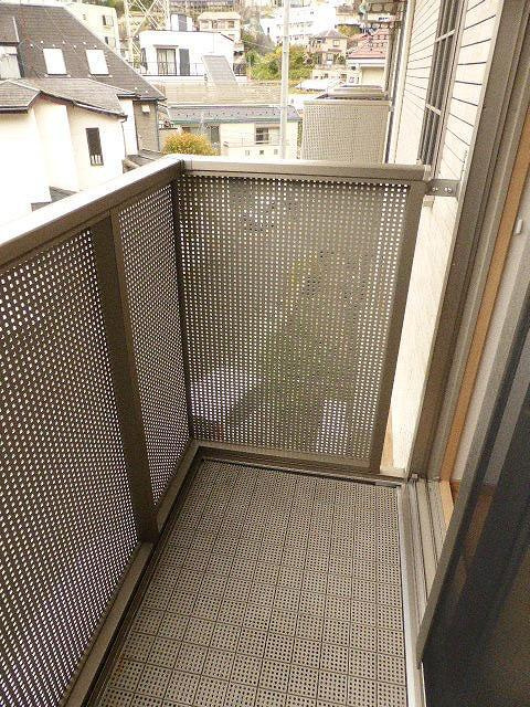 横浜市保土ケ谷区岩井町のアパートのバルコニー|便利なバルコニー付き♪