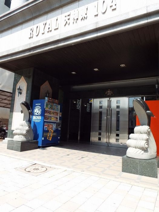 福岡市博多区築港本町の賃貸マンションのエントランス