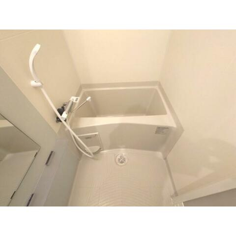 横浜市南区二葉町４丁目の賃貸マンションの浴室