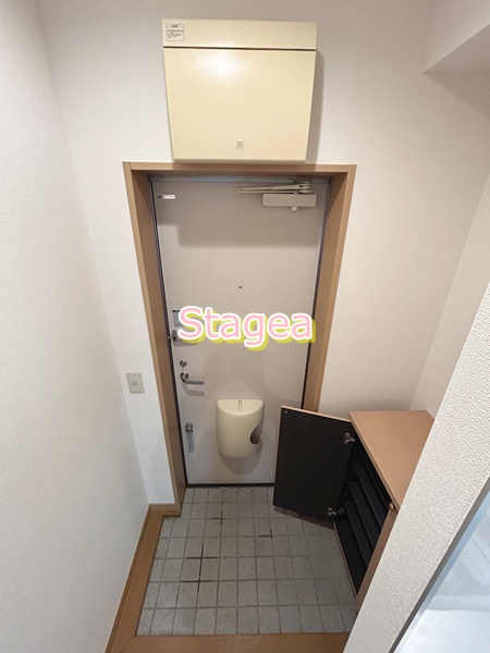 ツインライブ岸町2の玄関