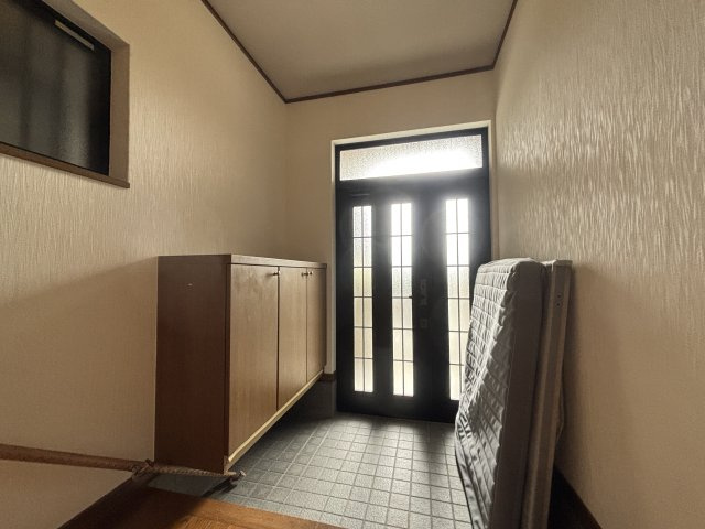 平尾戸建の玄関