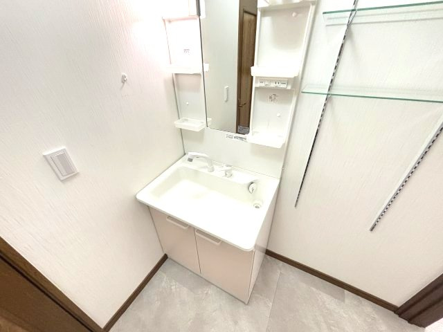 平尾戸建の独立洗面台