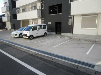 【駐車場】