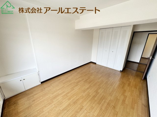 ライオンズマンション姫路城東町　　JR「京口駅」徒歩6分の寝室