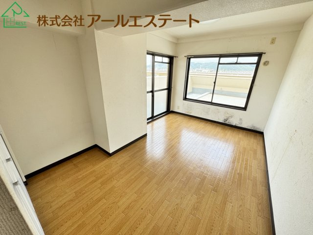 ライオンズマンション姫路城東町　　JR「京口駅」徒歩6分の洋室