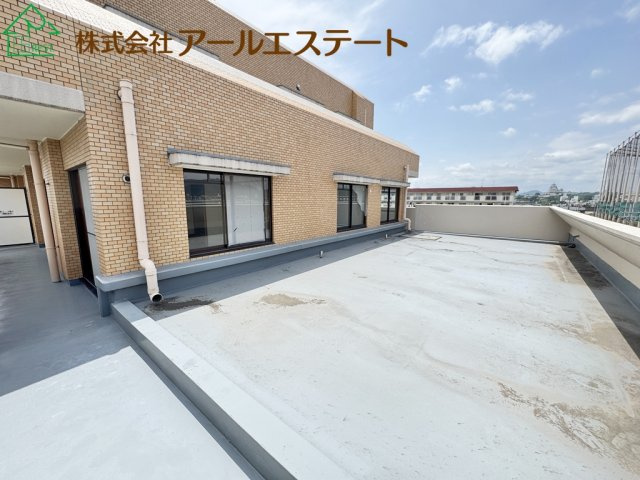 ライオンズマンション姫路城東町　　JR「京口駅」徒歩6分のバルコニー