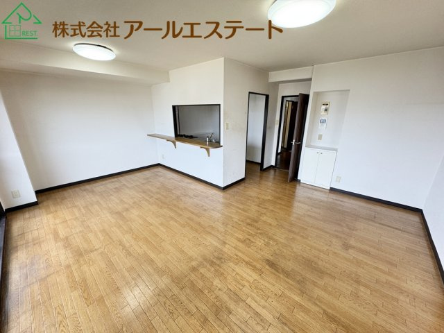 ライオンズマンション姫路城東町　　JR「京口駅」徒歩6分の居間・リビング
