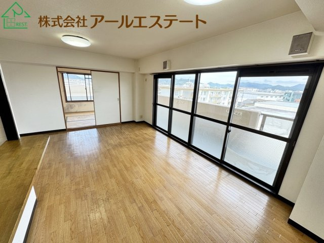 ライオンズマンション姫路城東町　　JR「京口駅」徒歩6分の居間・リビング
