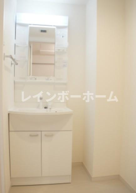 リブリ・ラ サンサリテ西船橋の洗面所|コンパクトで使いやすい洗面所