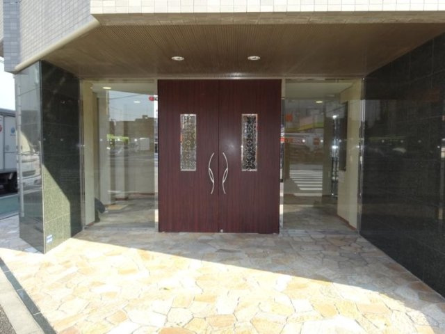 板橋区双葉町の賃貸マンションのエントランス