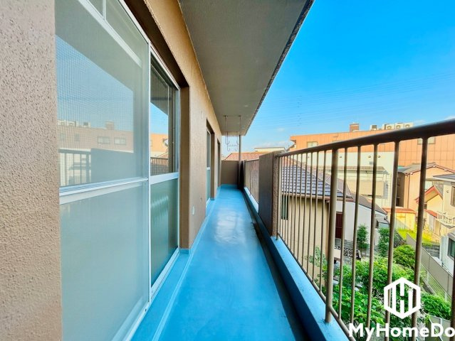 メゾン千代田のバルコニー|お洗濯物がよく乾きそうなバルコニー