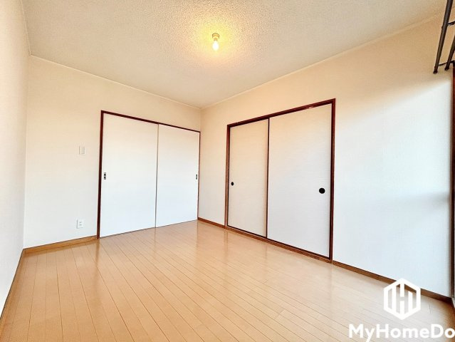 メゾン千代田の洋室|陽当たり、通風良好なので過ごしやすいお部屋となっております。