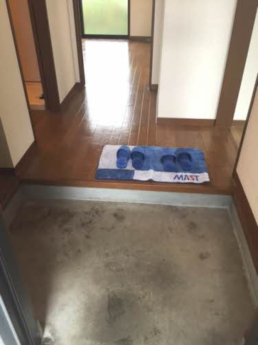 サンライフ光Ｄ棟の玄関