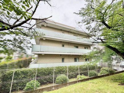 【外観】 | ＢＲＡＮＺ泉北桃山台 | リビングにはオーク材を使用したフローリングでこだわりの高級仕様になっています。
