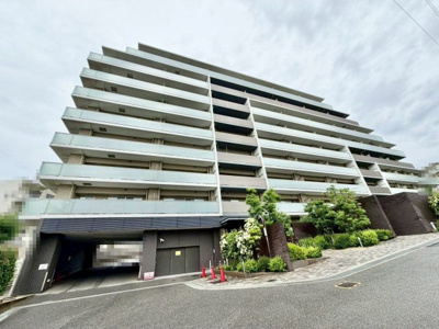 【外観】 | ＢＲＡＮＺ泉北桃山台 | 【カウンターキッチン】システムキッチンは高級感あふれれデザイン性があります。食器洗乾燥機・浄水器一体型水栓もあり毎日のお料理も楽しめます。