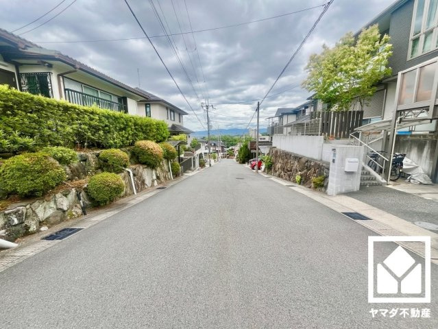 宇治市木幡御蔵山の前面道路含む現地写真