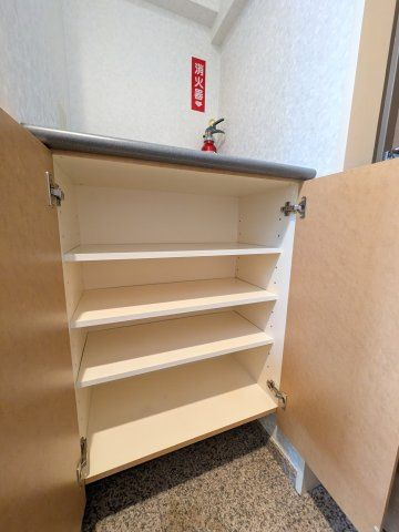 ロイヤルパーク多摩川の収納|※別号室の写真です。現況優先となります。